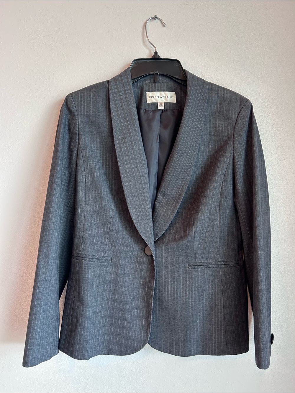 Jones New York pinstripe blazer Size 6